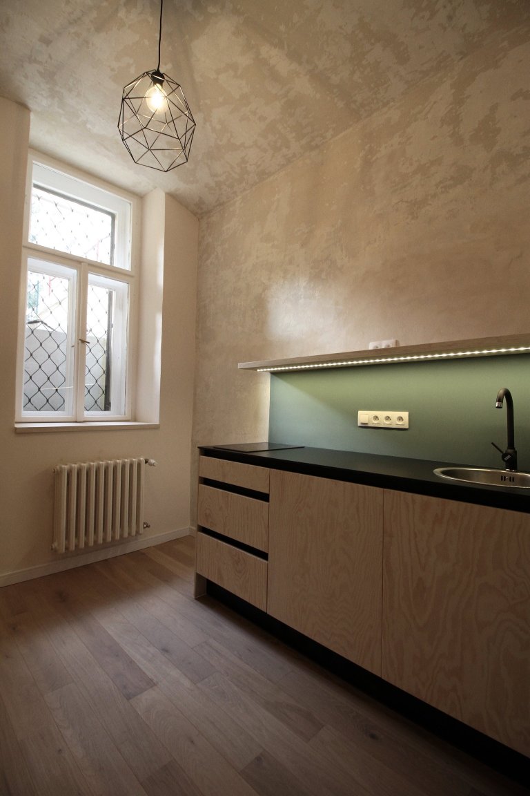 Představuji vám vlastní ateliér, který vznikl kompletní rekonstrukcí velmi neutěšeného prostoru v suterénu činžovního domu z počátku 20.století. Záměrem bylo…