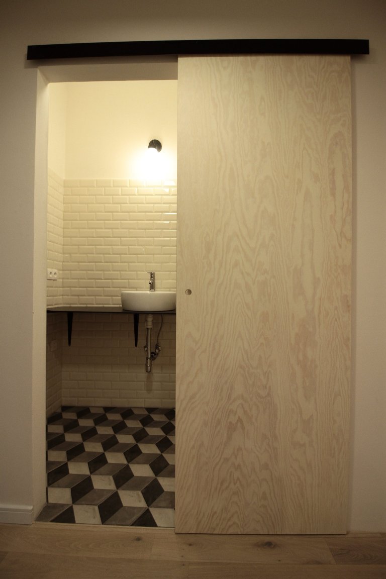 Představuji vám vlastní ateliér, který vznikl kompletní rekonstrukcí velmi neutěšeného prostoru v suterénu činžovního domu z počátku 20.století. Záměrem bylo…