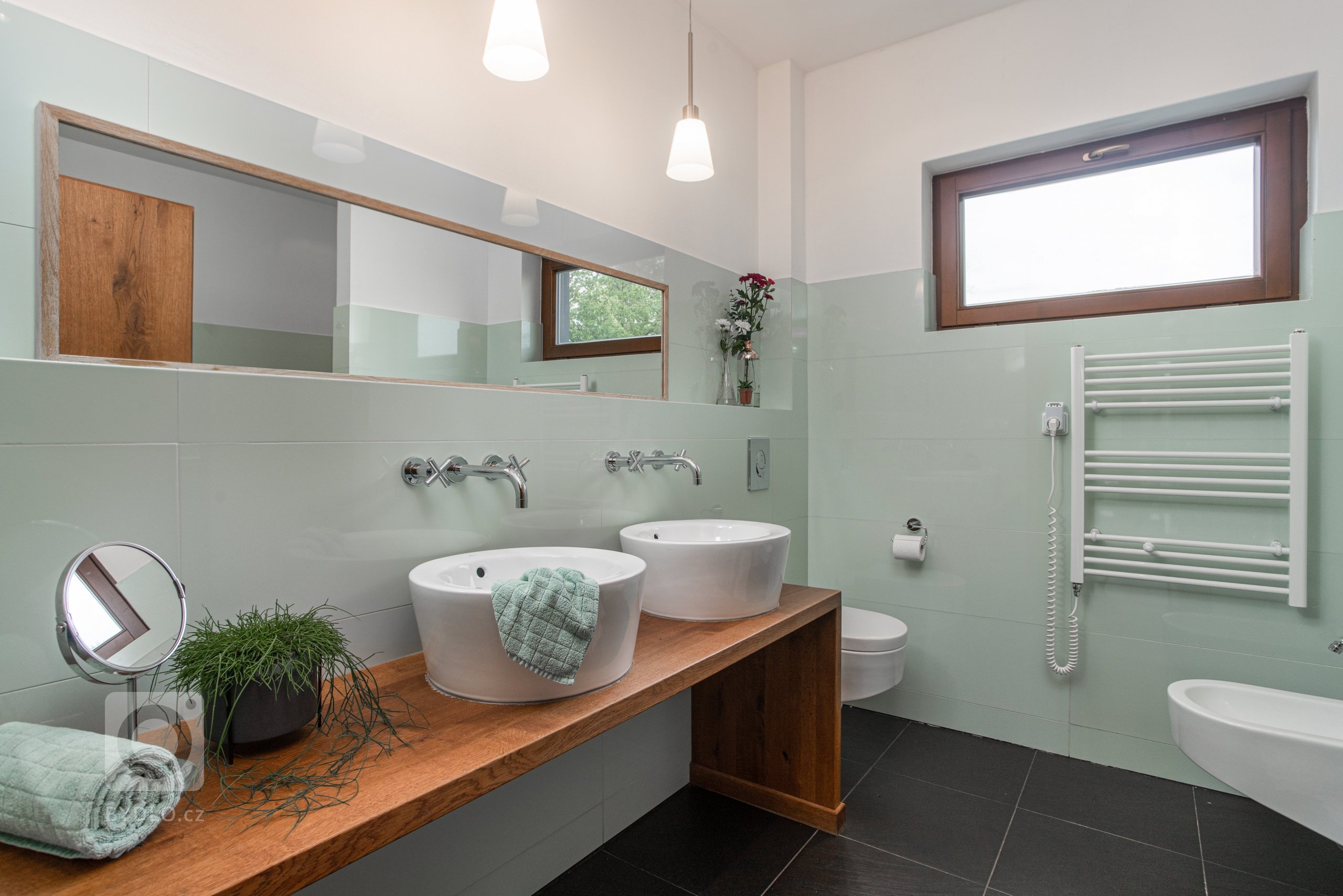 Dům Vás uchvátí svou atmosférou a jedinečností. Koncept domu navrhli a vybavili majitelé tak, aby byl designově jednotný, vzdušný, v souladu s okolím a byl…