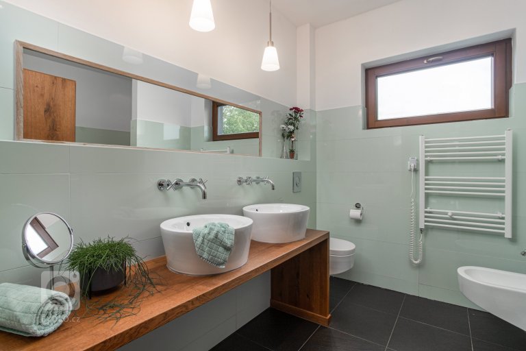 add picture to album