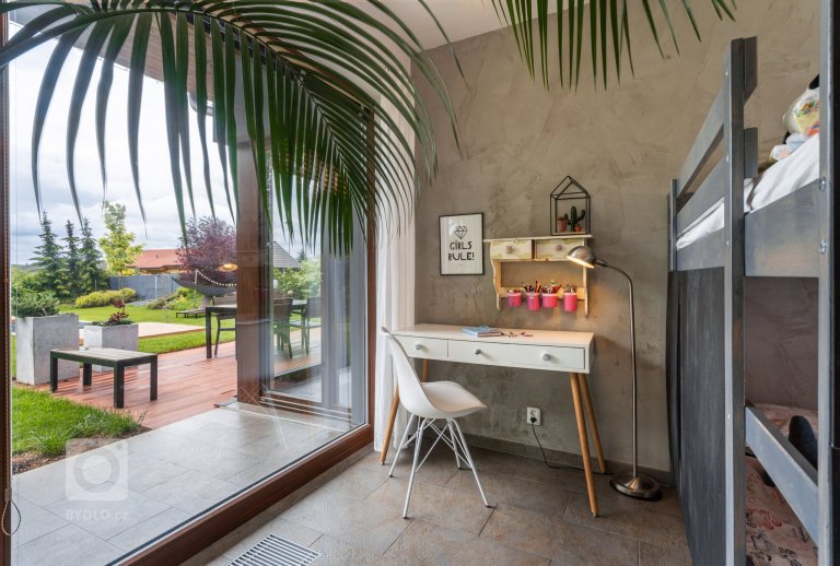 add picture to album