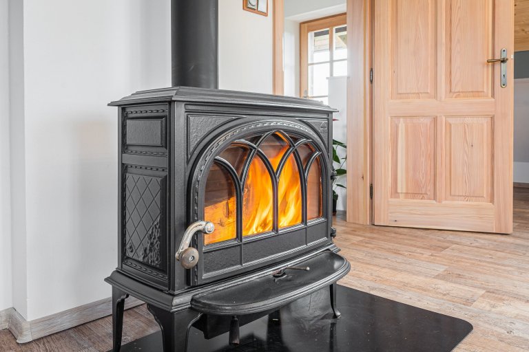 Nachází se pod posvátným místem Keltů - vrchem Kozákov. Je postavena dle tradičních postupů s maximálním ohledem na životní prostředí, moderní trendy a pohodu.…