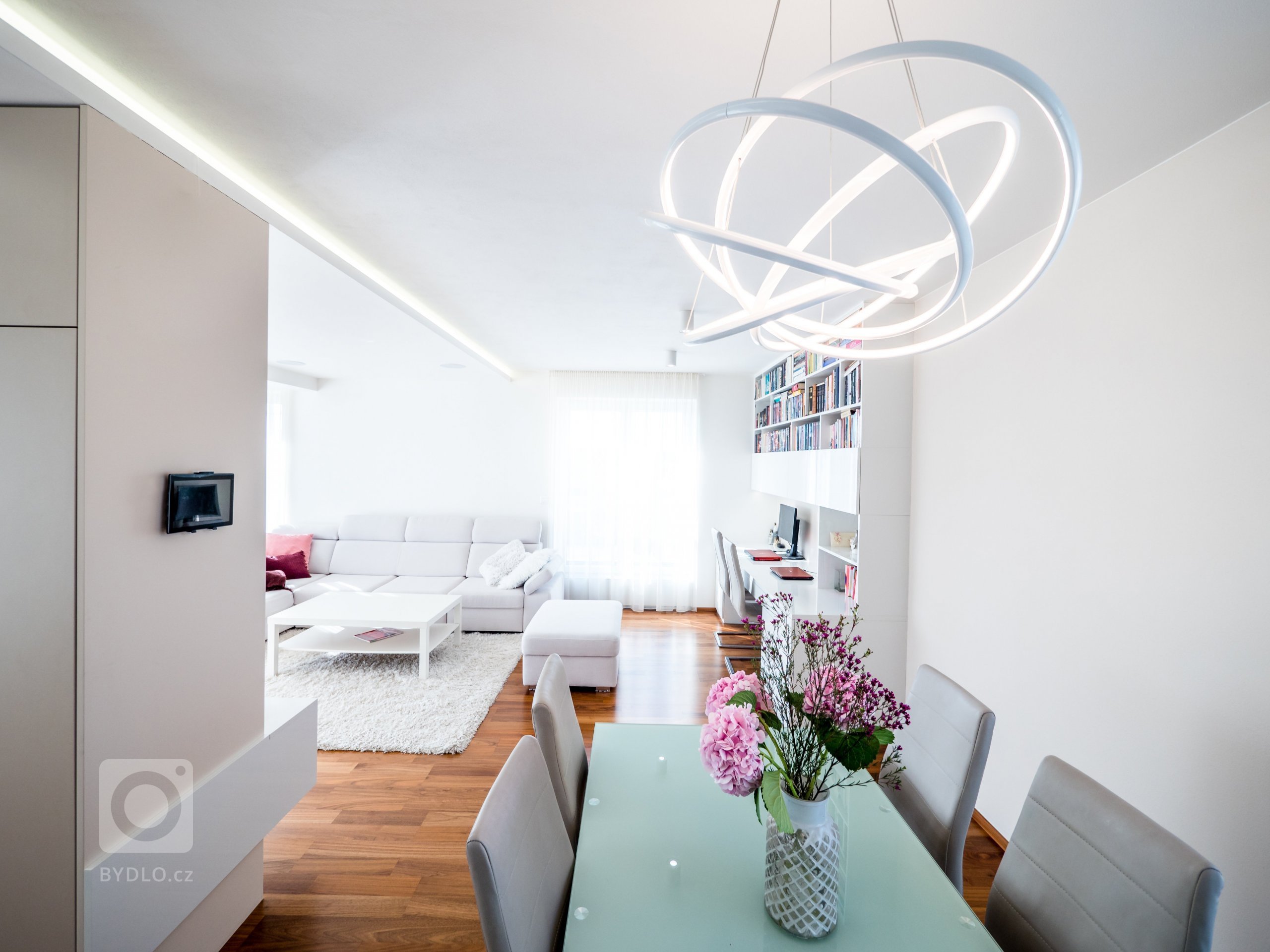 &nbsp;

Tento projekt je snad jedna z našich nejdelších realizací interieru. Začal už v dubnu roku 2016 kdy nás oslovili klienti ve fázi rozhodování jestli…