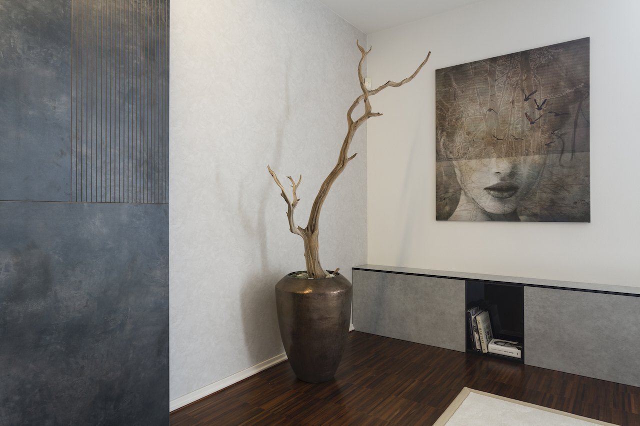 Obývací pokoj v neutrálních barvách. Návrh a realizace studio Urban interior.