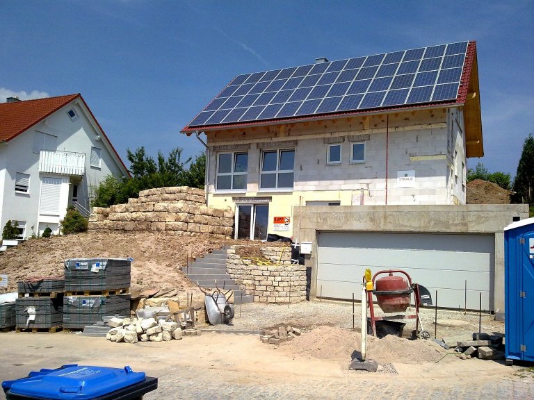 Jak ušetřit na energiích? Zateplete dům s dotací!