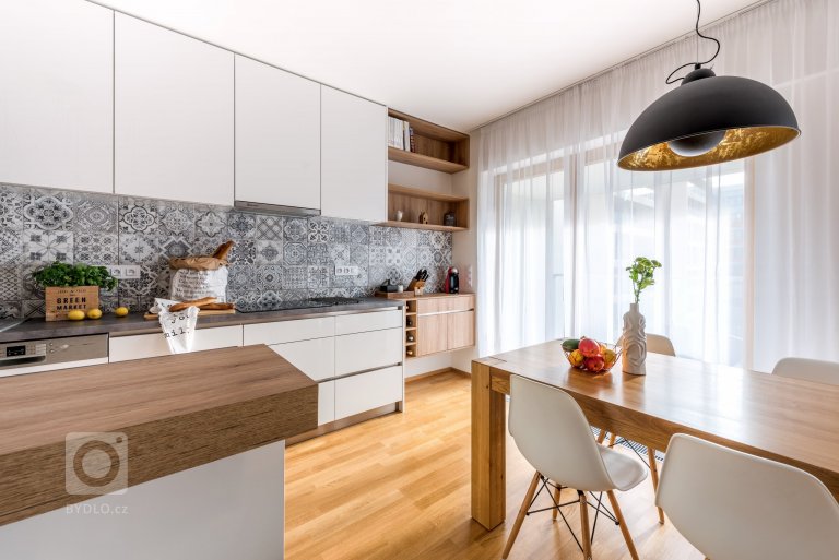 add picture to album