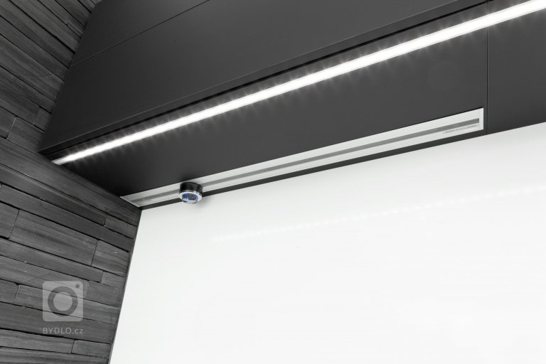 add picture to album