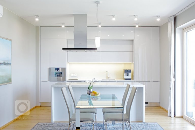 add picture to album