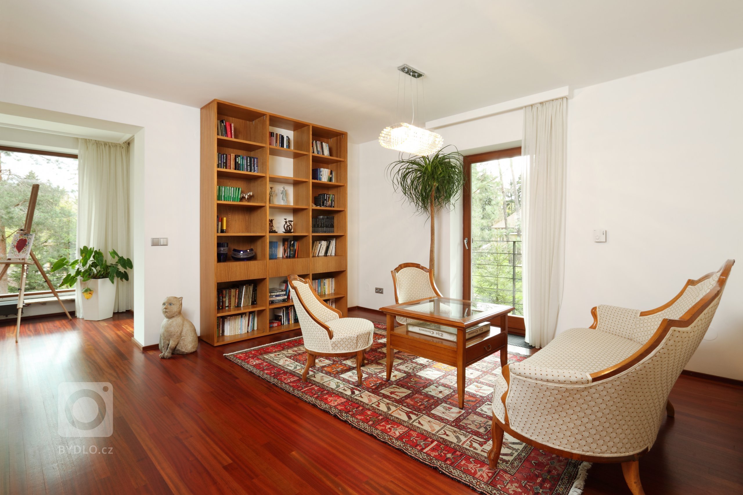 Nenuceně elegantní kuchyně ve světlých barvách, ve které nikdy nebudete nic hledat. Vše má své místo a ani kousíček nevyšel nazmar! Jako příklad můžeme uvést…