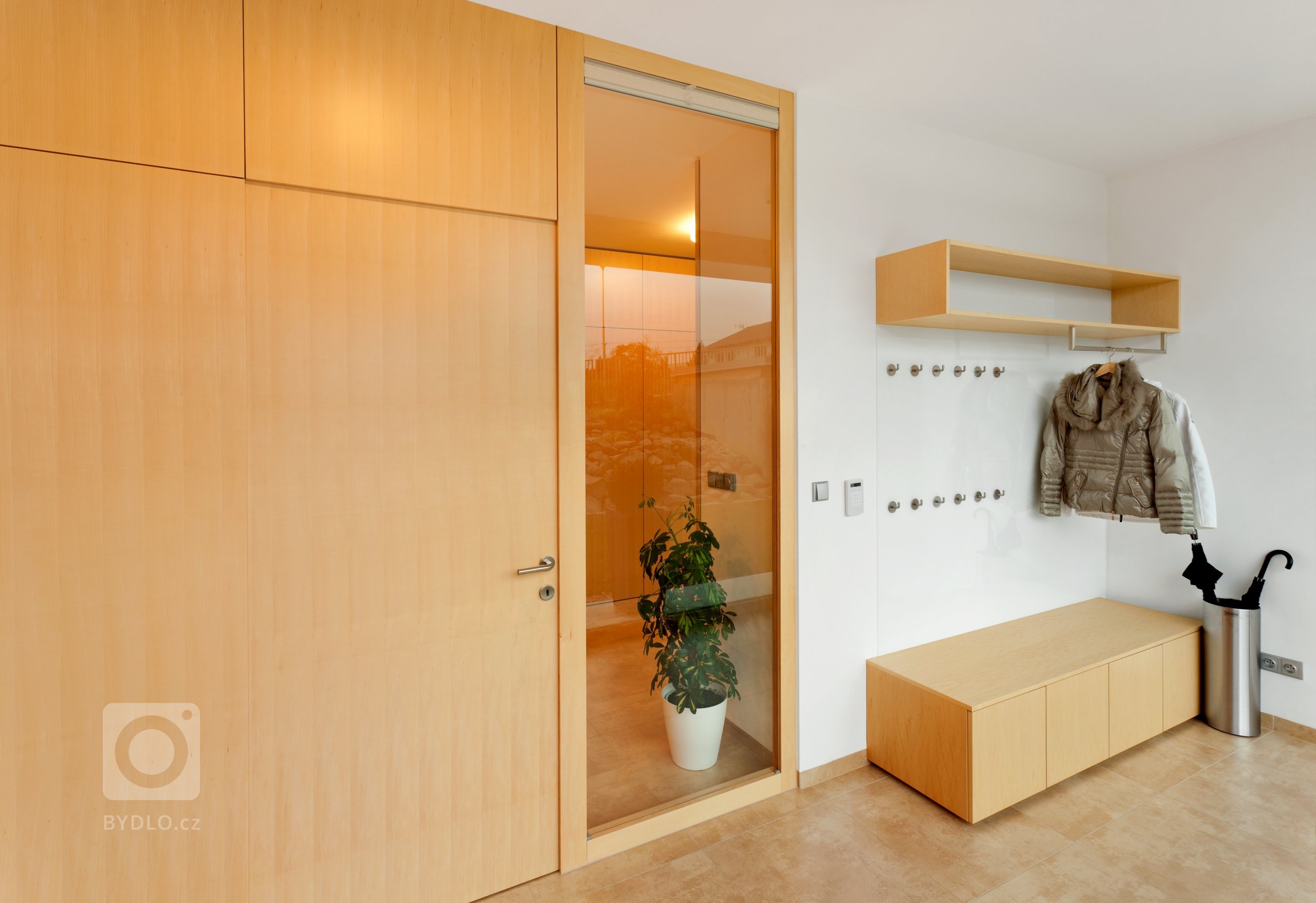 Naprostá dokonalost co se estetiky týče! Pokud máte rádi jednolité, ničím neručené linie, jste na správném místě. Uklidňující tóny světlého kanadského javoru…