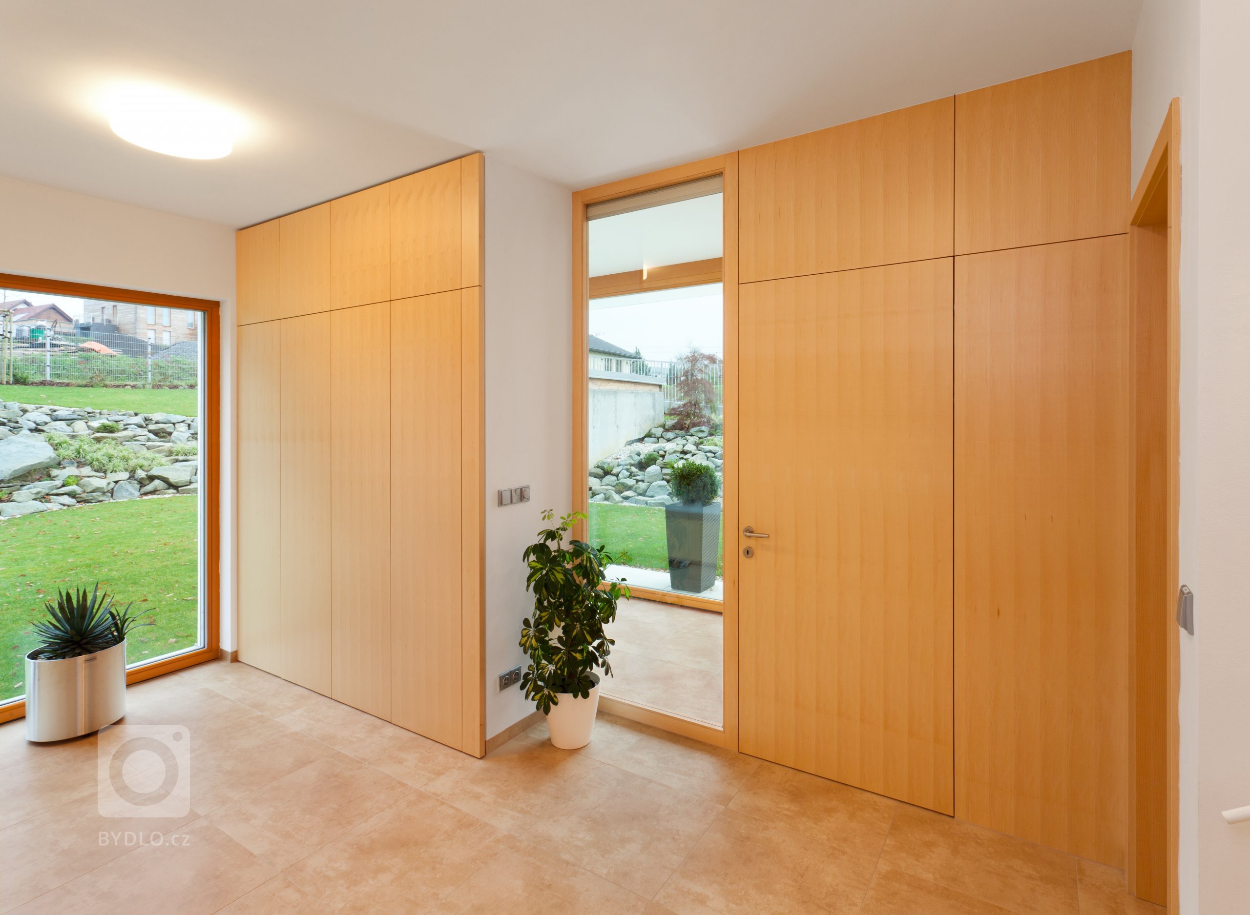 Naprostá dokonalost co se estetiky týče! Pokud máte rádi jednolité, ničím neručené linie, jste na správném místě. Uklidňující tóny světlého kanadského javoru…