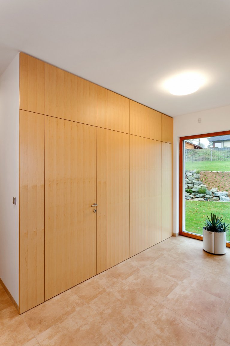 Naprostá dokonalost co se estetiky týče! Pokud máte rádi jednolité, ničím neručené linie, jste na správném místě. Uklidňující tóny světlého kanadského javoru…