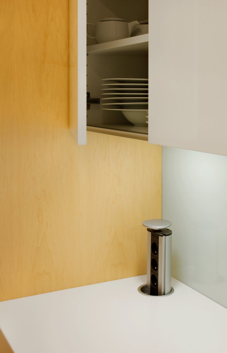 Naprostá dokonalost co se estetiky týče! Pokud máte rádi jednolité, ničím neručené linie, jste na správném místě. Uklidňující tóny světlého kanadského javoru…