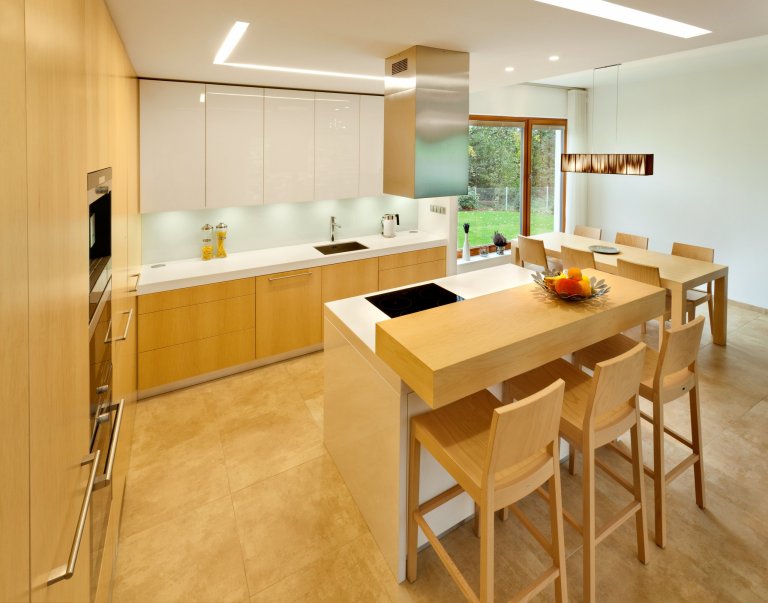 Naprostá dokonalost co se estetiky týče! Pokud máte rádi jednolité, ničím neručené linie, jste na správném místě. Uklidňující tóny světlého kanadského javoru…