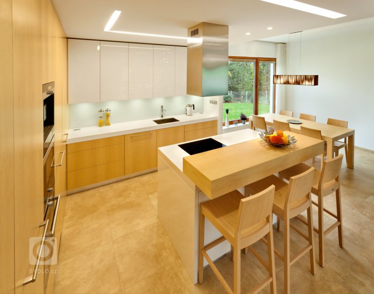 add picture to album