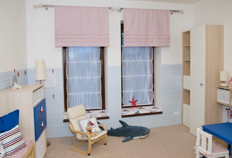 Herna pro malého chlapečka v námořnickém&nbsp;stylu byla rovněž již částečně zařízena, ale chtělo to barevně i stylově vyladit, aby prostor jednak sloužil…
