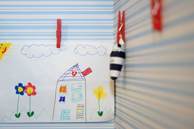 Herna pro malého chlapečka v námořnickém&nbsp;stylu byla rovněž již částečně zařízena, ale chtělo to barevně i stylově vyladit, aby prostor jednak sloužil…