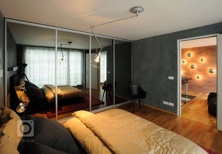 Interiéry vzorového bytu pro Real Estate Karlín Group v komplexu Cornlofts. Interiéry vznikaly v nově vybudované budově sýpky přetransformované v luxusní…