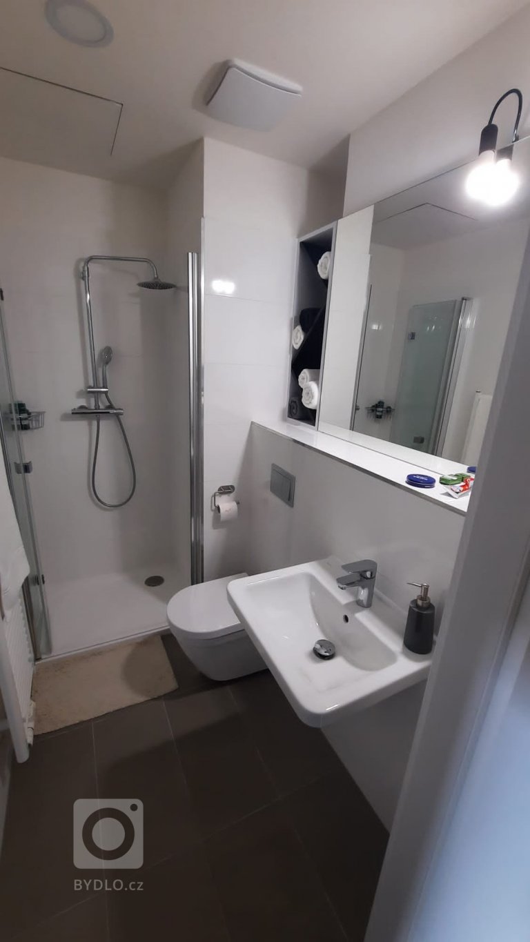 add picture to album