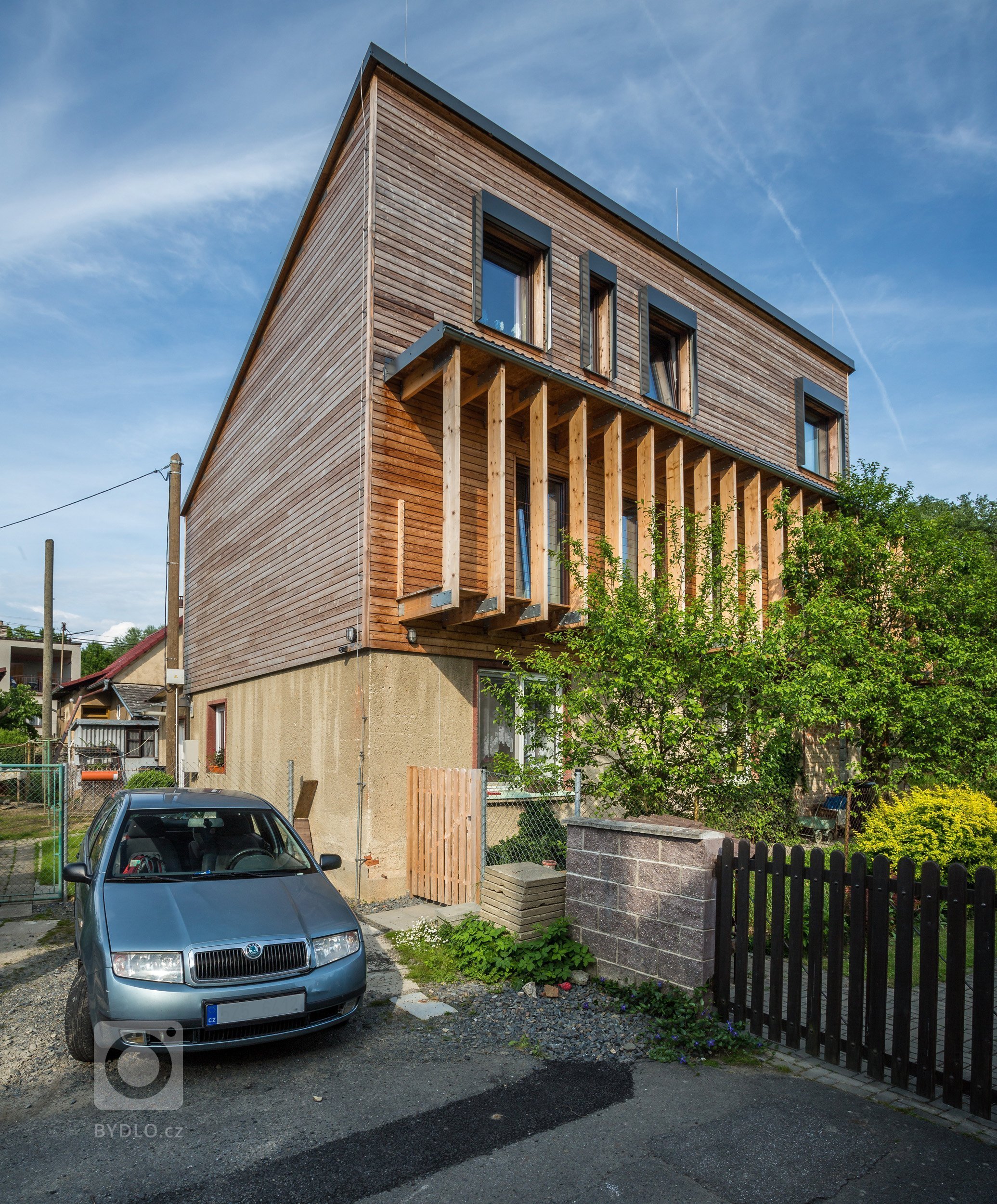 Rekonstrukce rodinného domu, Nástavba dřevostavbou a kompletní úpravy interiéru.

