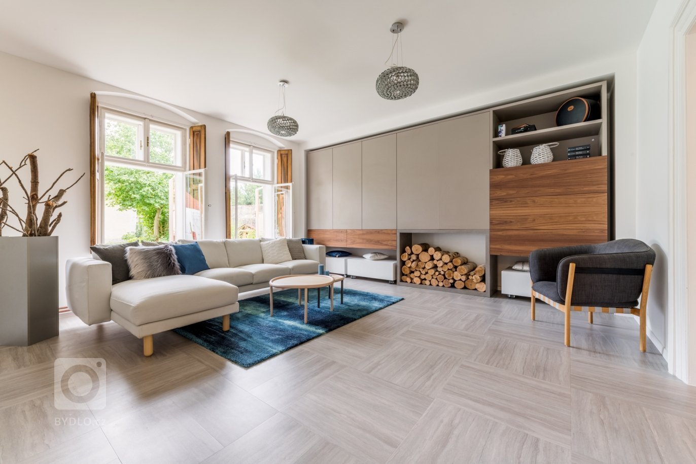 Statek postavený kolem roku 1880 měl typickou podobu české venkovské usedlosti, naším úkolem bylo zhostit se kompletní rekonstrukce interiérů.&nbsp;Požadavkem…