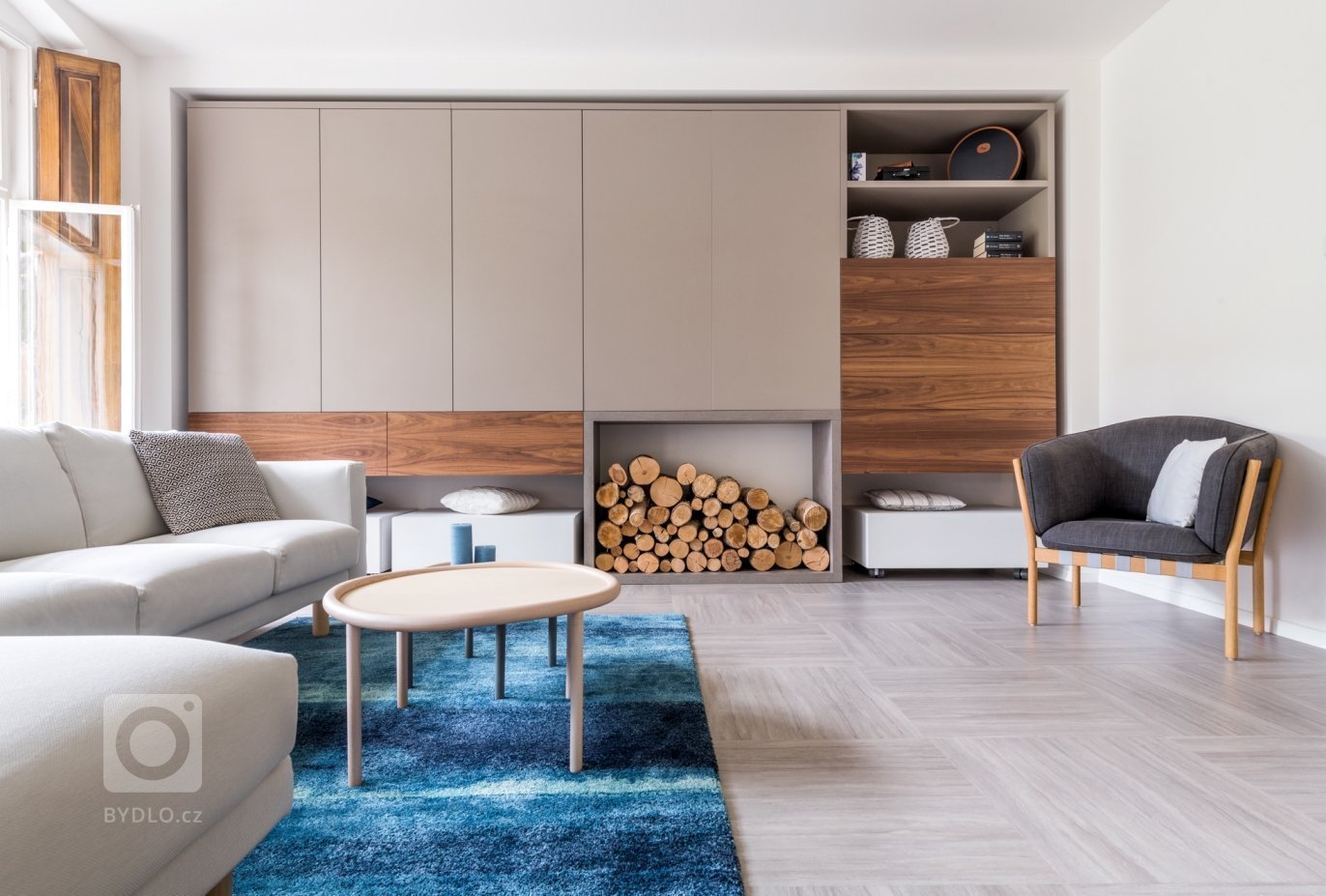 Statek postavený kolem roku 1880 měl typickou podobu české venkovské usedlosti, naším úkolem bylo zhostit se kompletní rekonstrukce interiérů.&nbsp;Požadavkem…