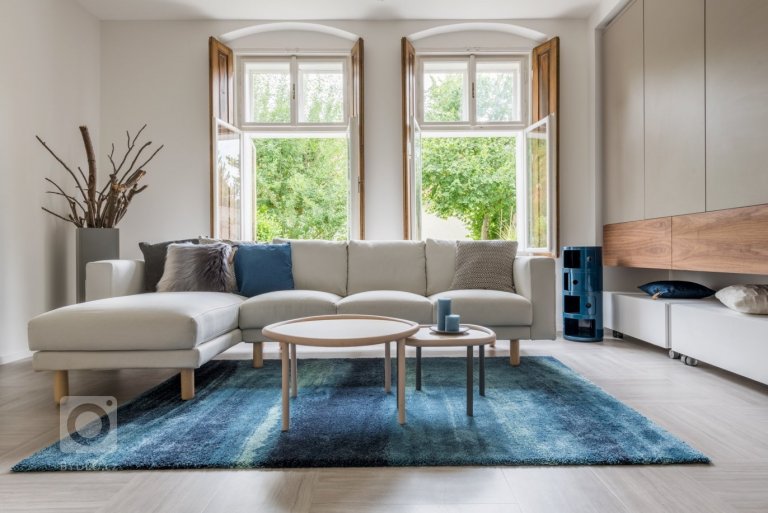 add picture to album