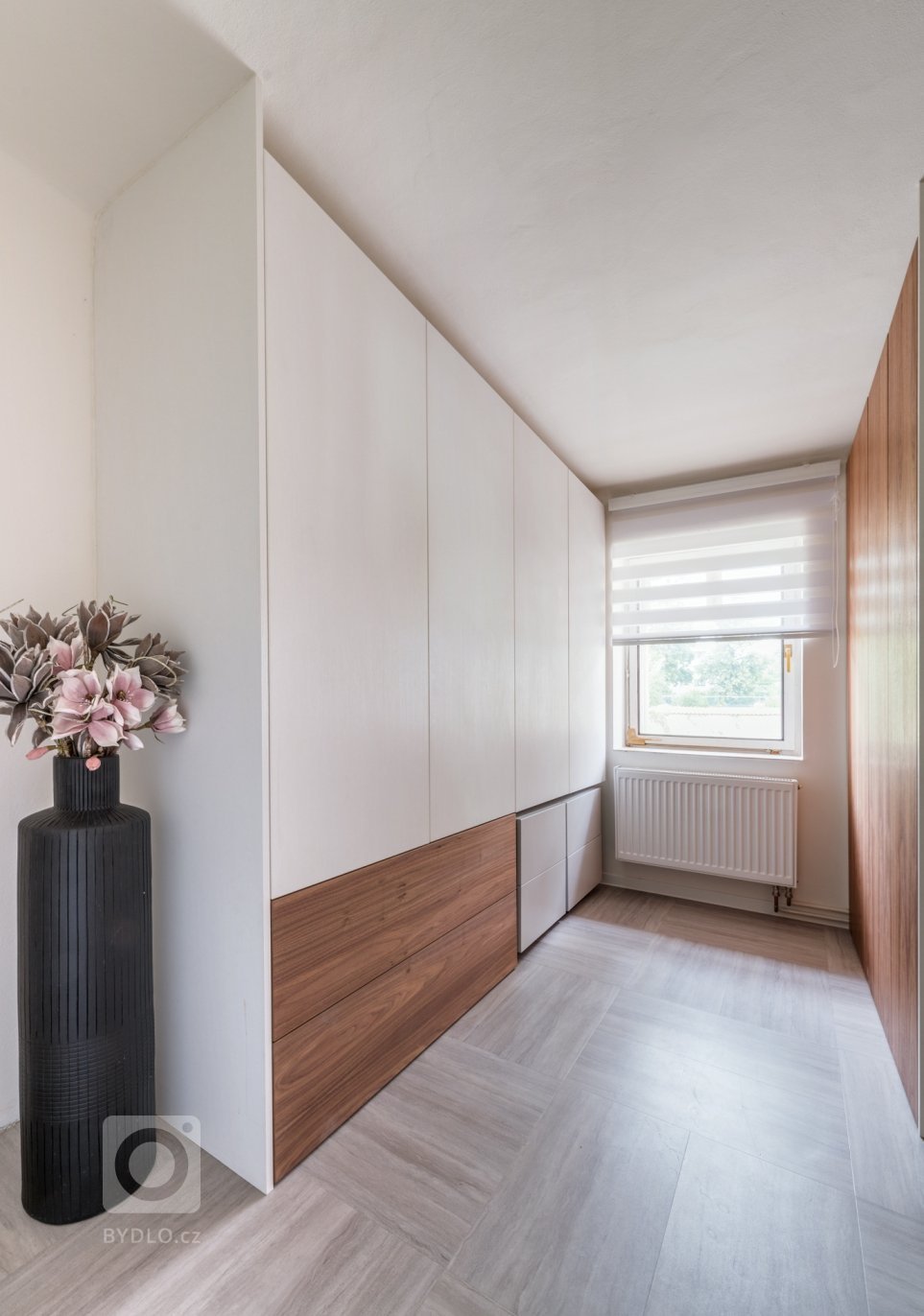 Statek postavený kolem roku 1880 měl typickou podobu české venkovské usedlosti, naším úkolem bylo zhostit se kompletní rekonstrukce interiérů.&nbsp;Požadavkem…