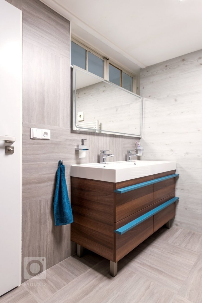 add picture to album