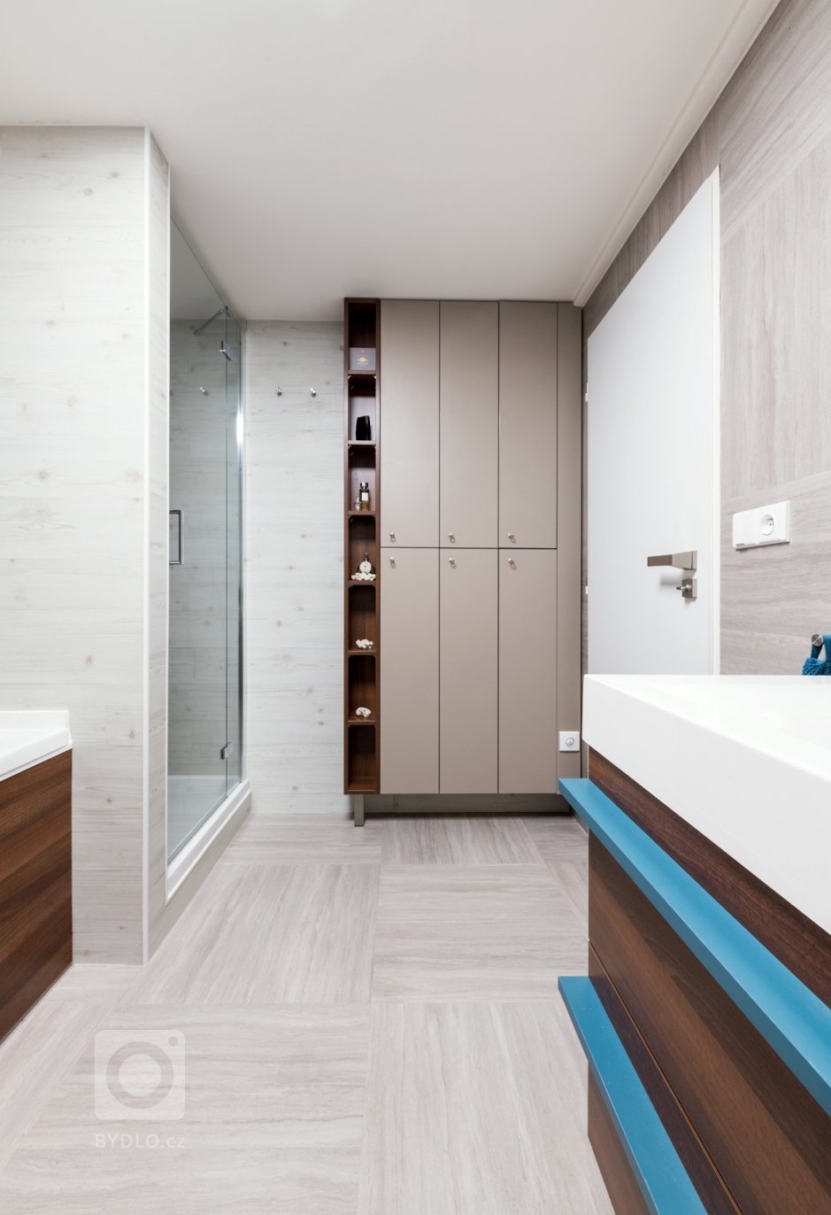 Statek postavený kolem roku 1880 měl typickou podobu české venkovské usedlosti, naším úkolem bylo zhostit se kompletní rekonstrukce interiérů.&nbsp;Požadavkem…