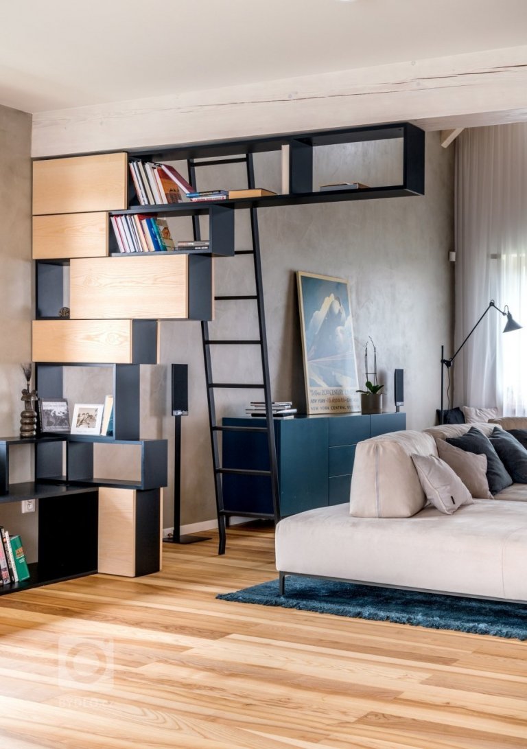 add picture to album