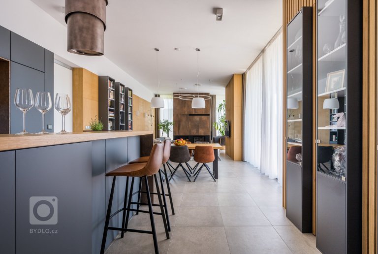 add picture to album