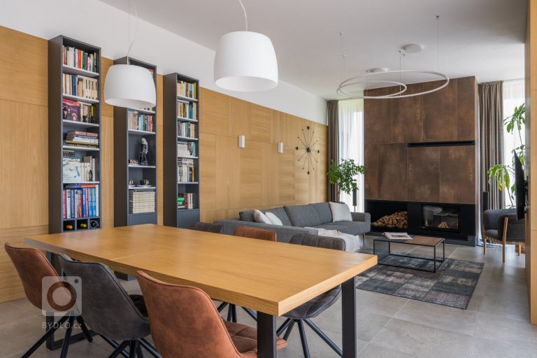 add picture to album