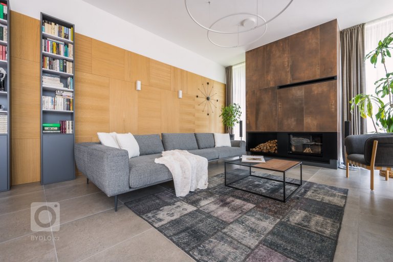 add picture to album