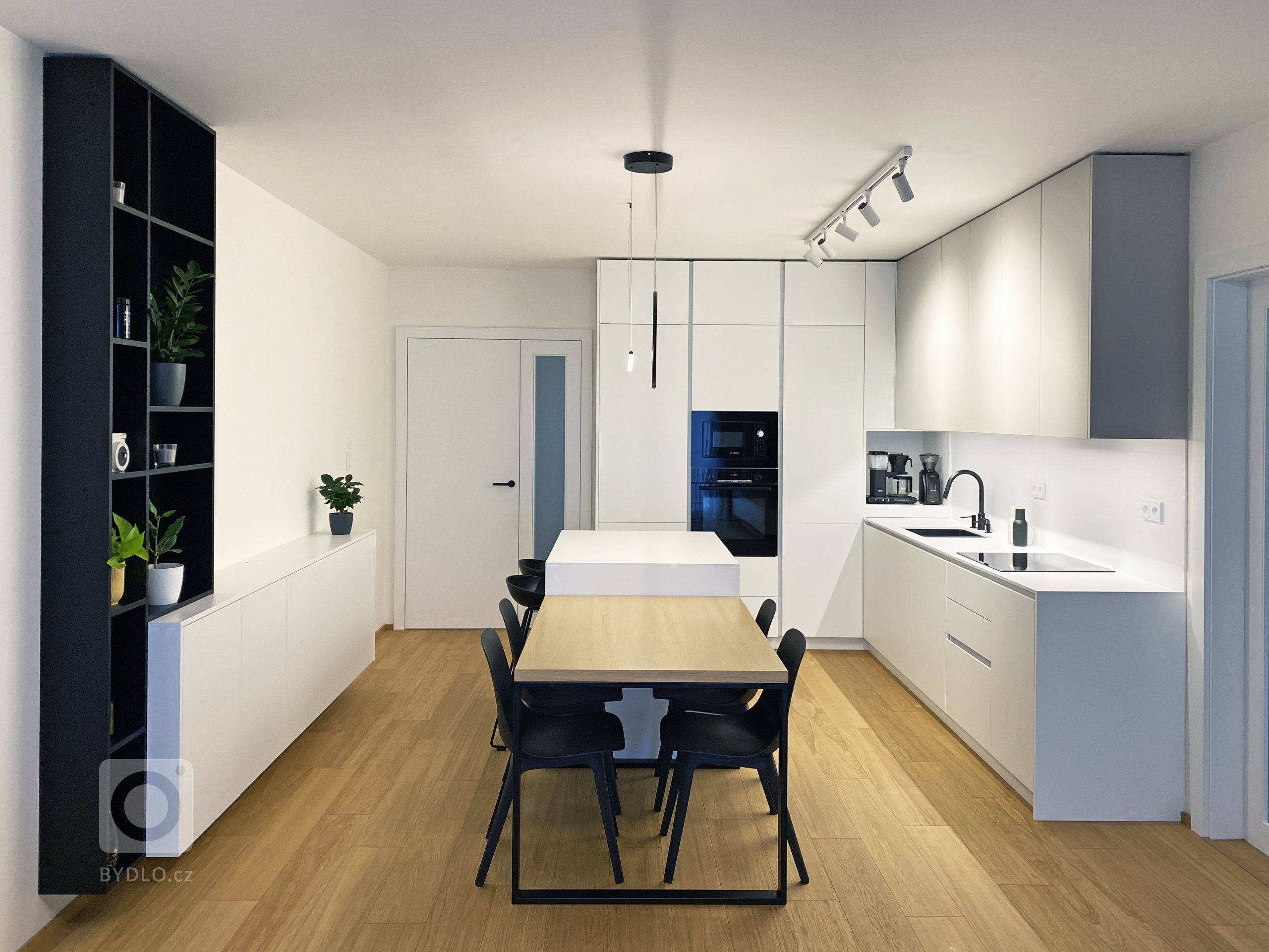 Byt v&nbsp;developerském projektu na okraji Prahy koupili klienti ve fázi, když již nebylo možné provádět žádné klientské změny. Přesto se nakonec rozhodli…