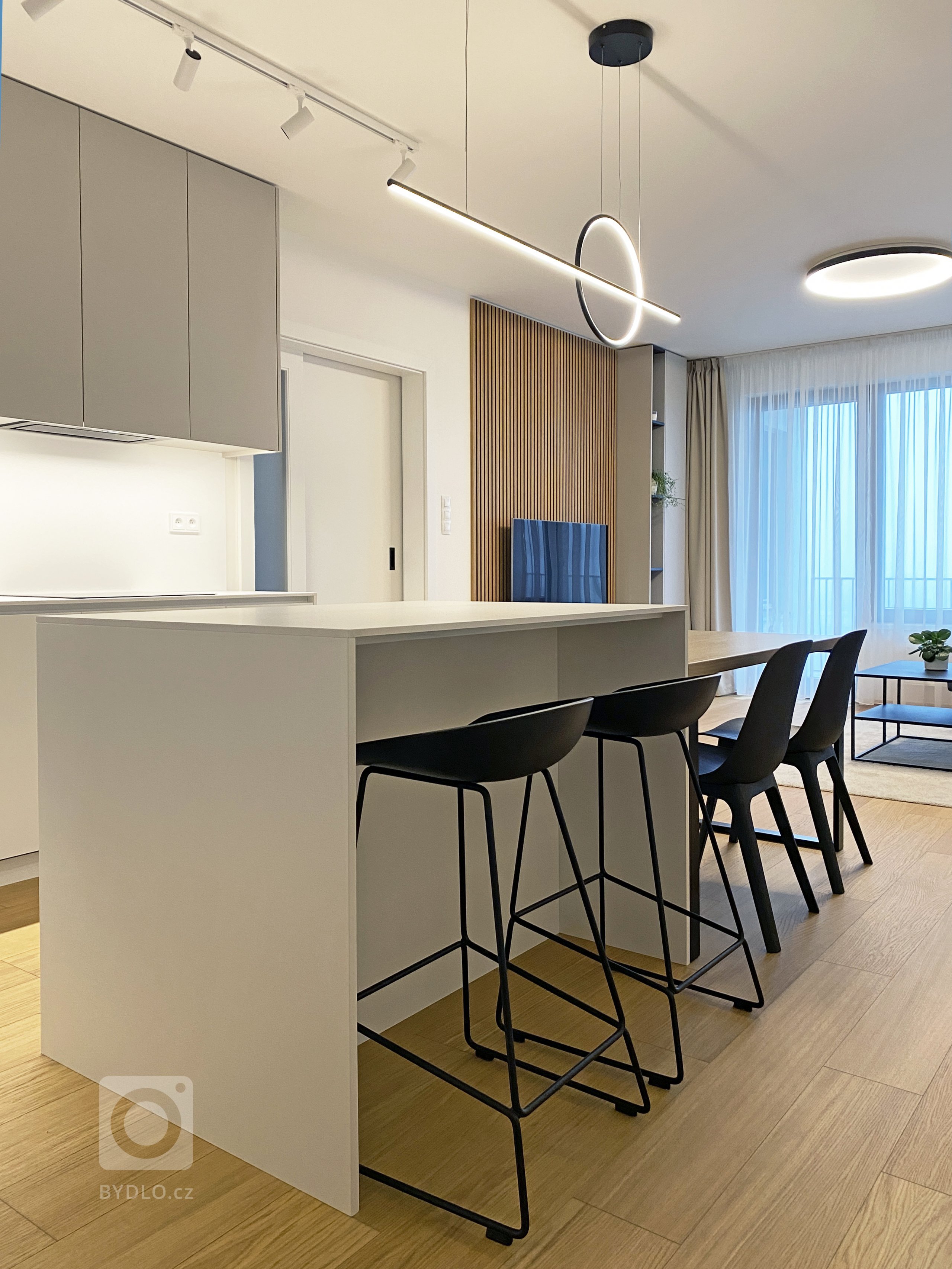 Byt v&nbsp;developerském projektu na okraji Prahy koupili klienti ve fázi, když již nebylo možné provádět žádné klientské změny. Přesto se nakonec rozhodli…