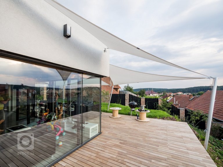 add picture to album