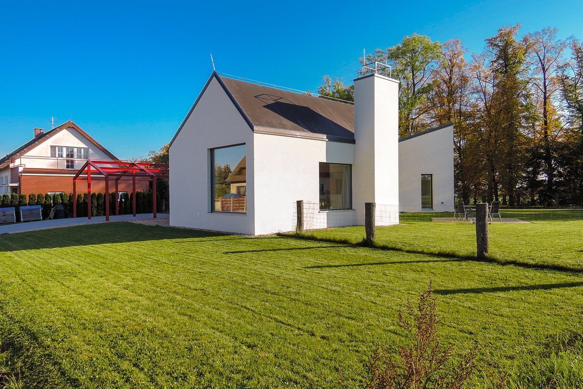 Dům stojí v&nbsp;Chlumci nad Cidlinou, městě, které je známé selskými bouřemi z&nbsp;konce 18. století, povstáním sedláků. Ačkoli nebyly samotné ozbrojené…