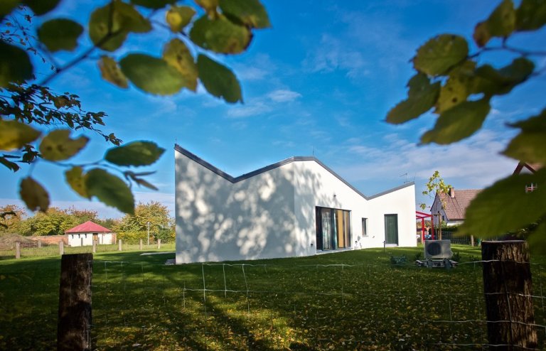 Dům stojí v&nbsp;Chlumci nad Cidlinou, městě, které je známé selskými bouřemi z&nbsp;konce 18. století, povstáním sedláků. Ačkoli nebyly samotné ozbrojené…