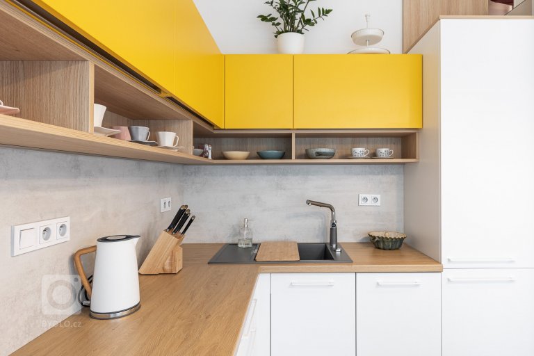 add picture to album